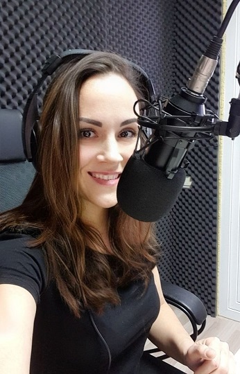 Леля Певцова